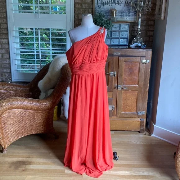 beige halter dress BEIGE HALTER RUFFLE DRESS medium